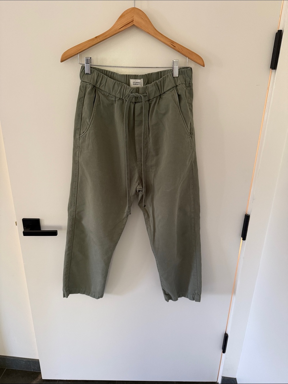 Citizens of humanity cropped army green pants size medium